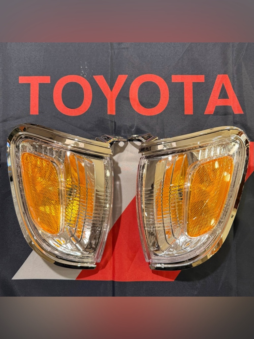 Toyota Tacoma Amber Corner Turn Signal Pair - Chrome Trim (01-04) Year (NEW)